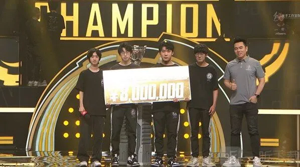 和平精英武汉RSG战队荣获2022PEL春季赛总冠军 累计登录领取永久冠军枪皮